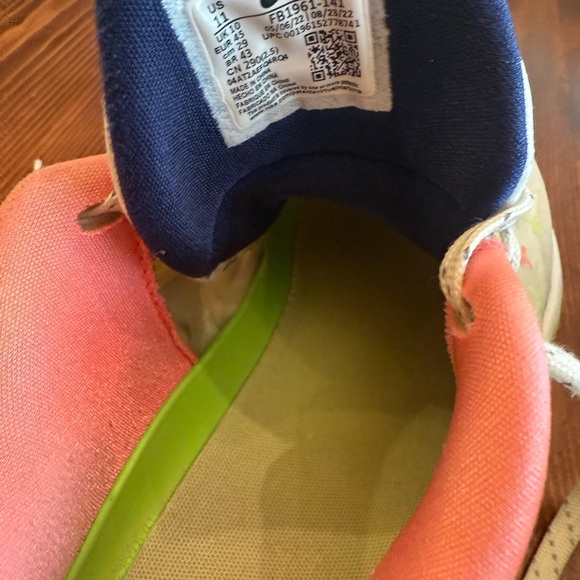 Nike Men’s GT Cuts 2 “Crosshairs” Basketball Shoes - Picture 6 of 6